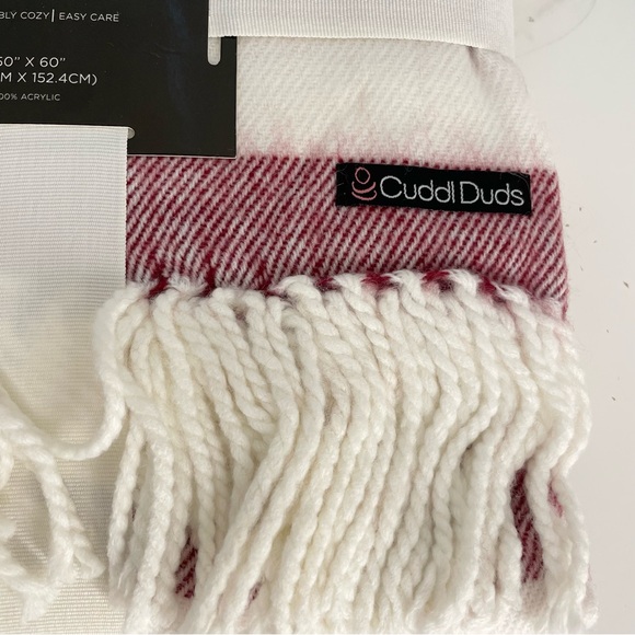 Cuddl Duds- red and white striped acrylic throw blanket- 50” x 60” - Picture 5 of 8
